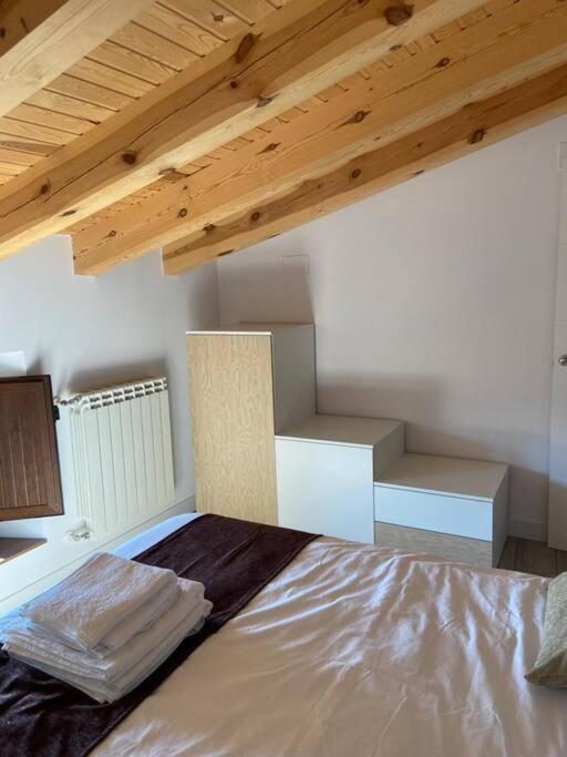 Apartamentos Rurales La Plaza 2 Duruelo de la Sierra Esterno foto
