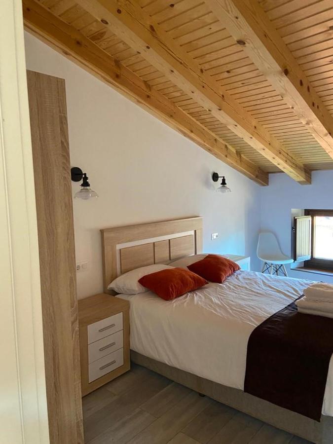 Apartamentos Rurales La Plaza 2 Duruelo de la Sierra Esterno foto