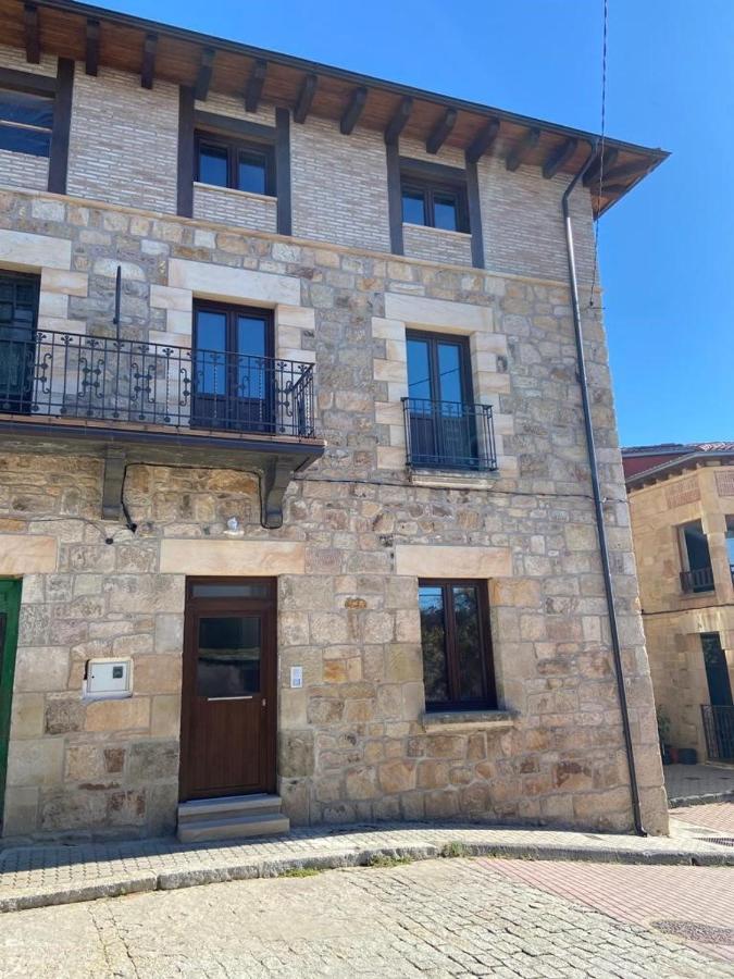 Apartamentos Rurales La Plaza 2 Duruelo de la Sierra Esterno foto