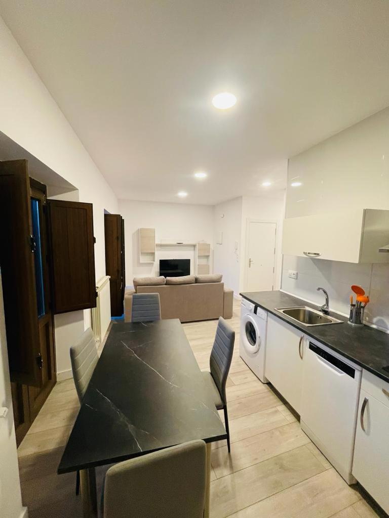 Apartamentos Rurales La Plaza 2 Duruelo de la Sierra Esterno foto