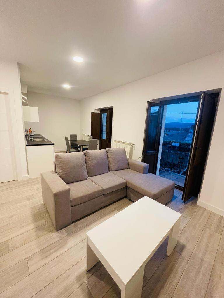 Apartamentos Rurales La Plaza 2 Duruelo de la Sierra Esterno foto