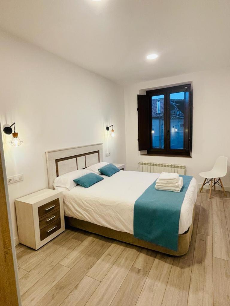 Apartamentos Rurales La Plaza 2 Duruelo de la Sierra Esterno foto