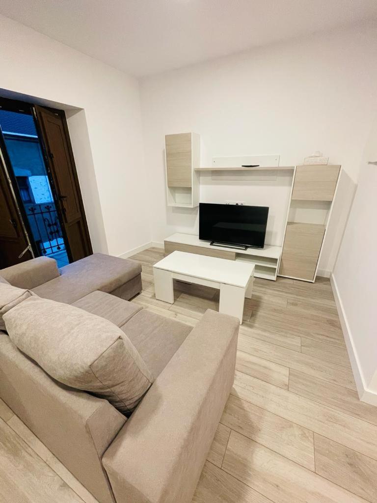 Apartamentos Rurales La Plaza 2 Duruelo de la Sierra Esterno foto